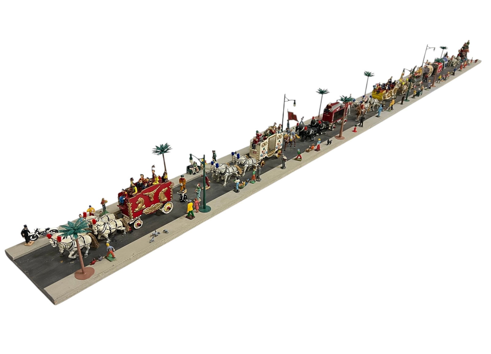 CIRCUS PARADE MODEL (1 of 8)