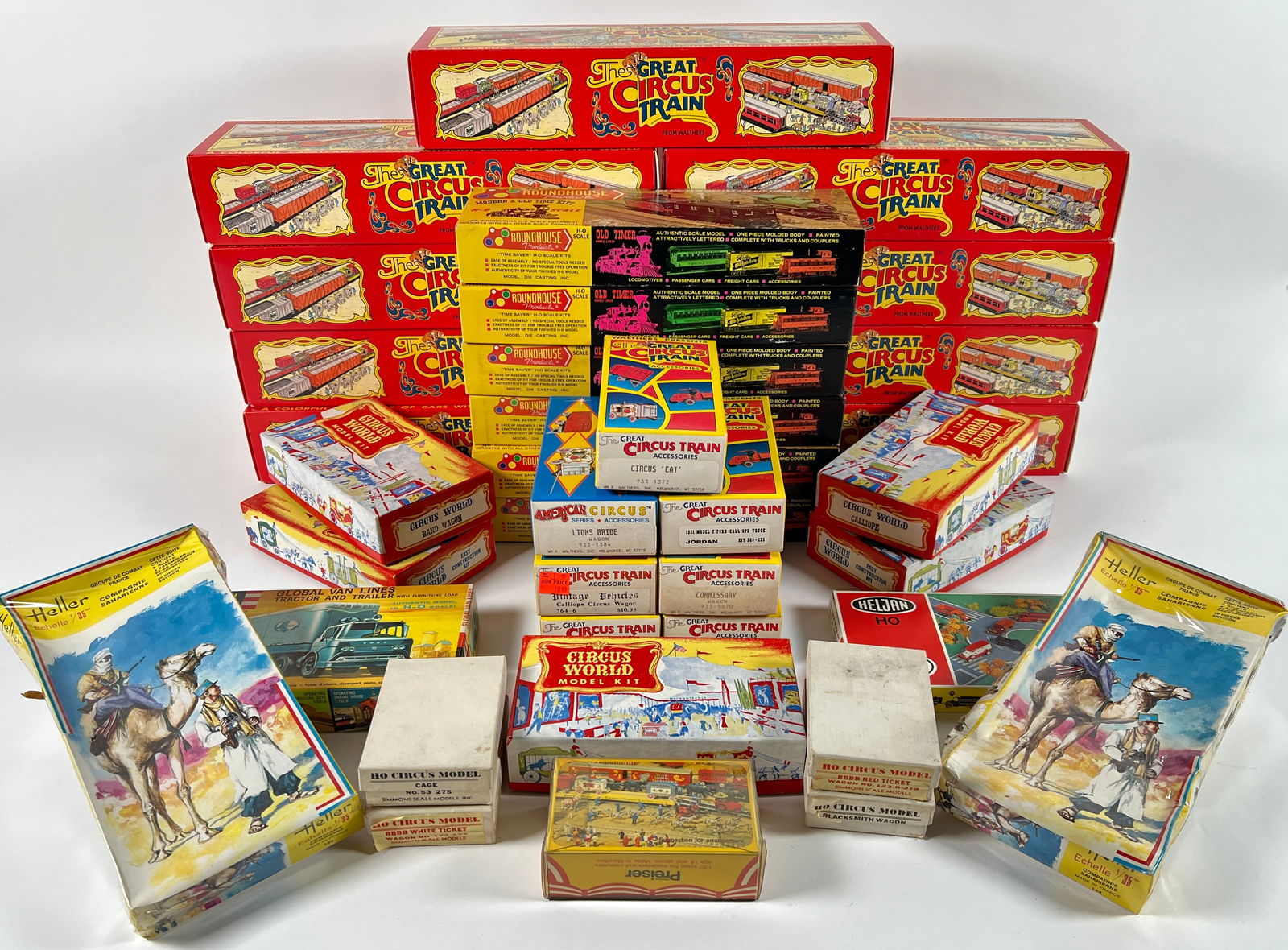 THE GREAT CIRCUS TRAIN - WALTHERS (1 of 1)