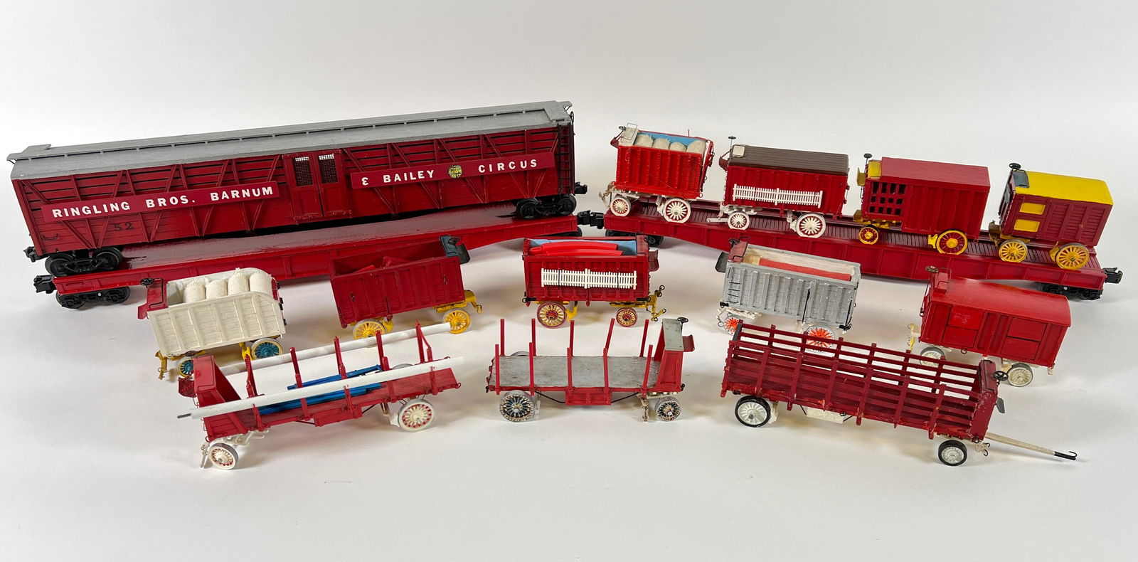CIRCUS TRAIN UNLOADING MODEL (1 of 1)