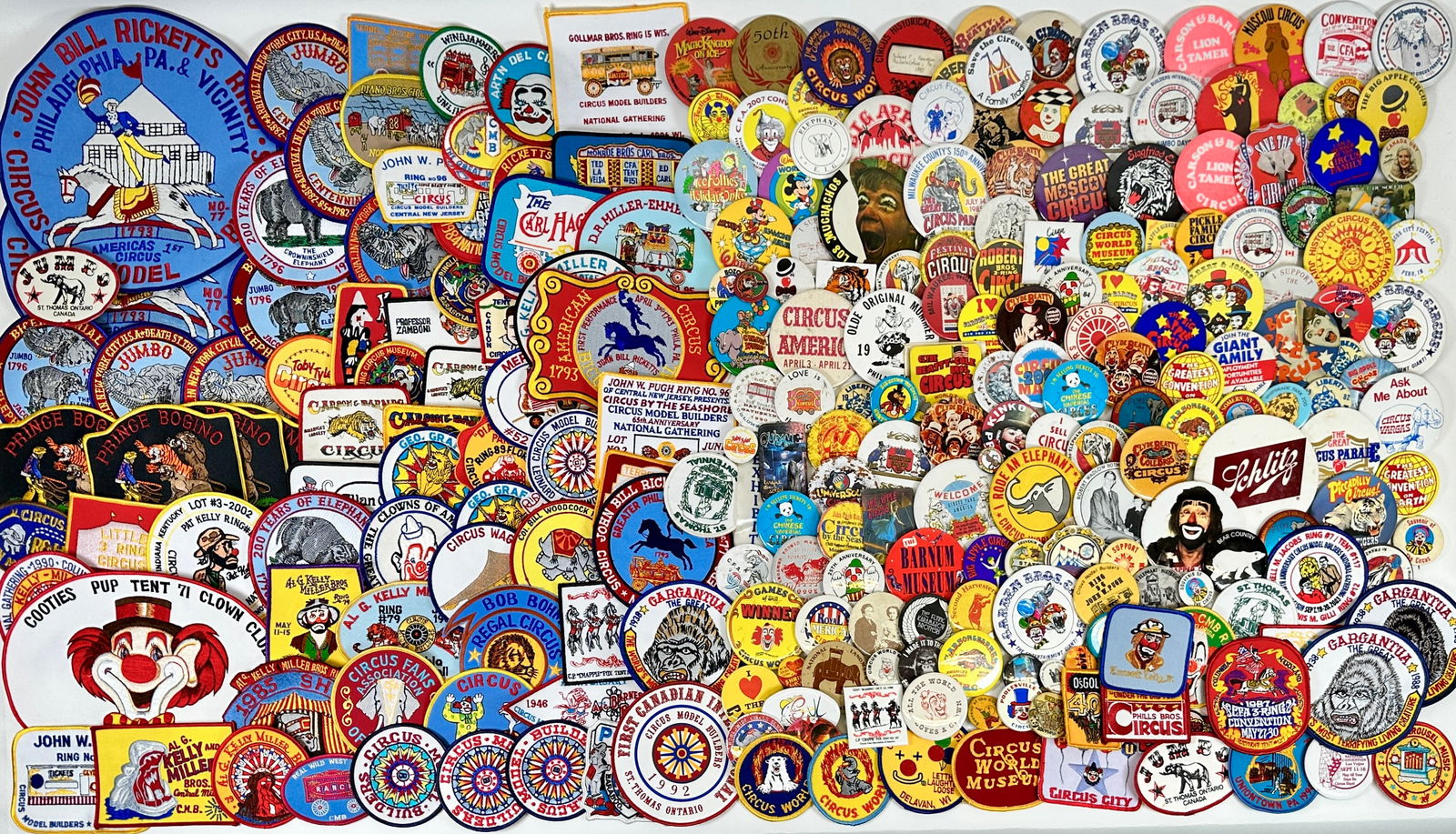 COLLECTION OF CIRCUS PATCHES AND BUTTONS (1 of 5)