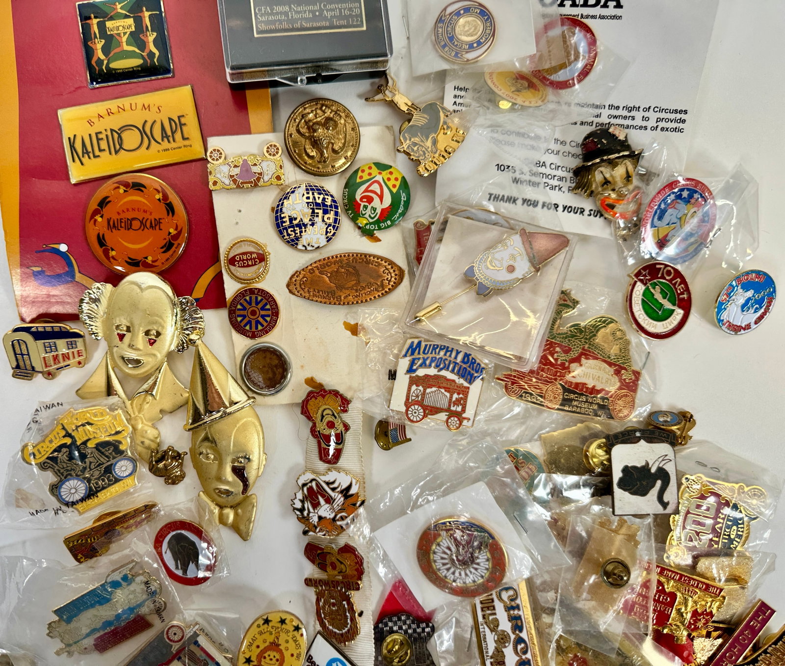 COLLECTION OF SOUVENR CIRCUS PINS: SEE TITLE