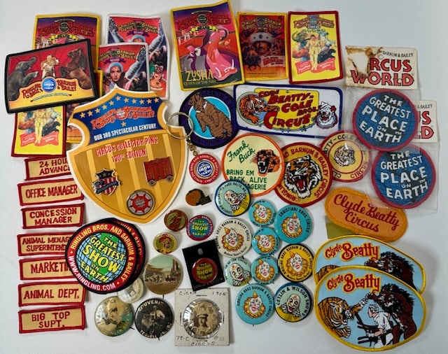 COLLECTION OF SOUVENIR BUTTONS PATCHES PINS (1 of 4)
