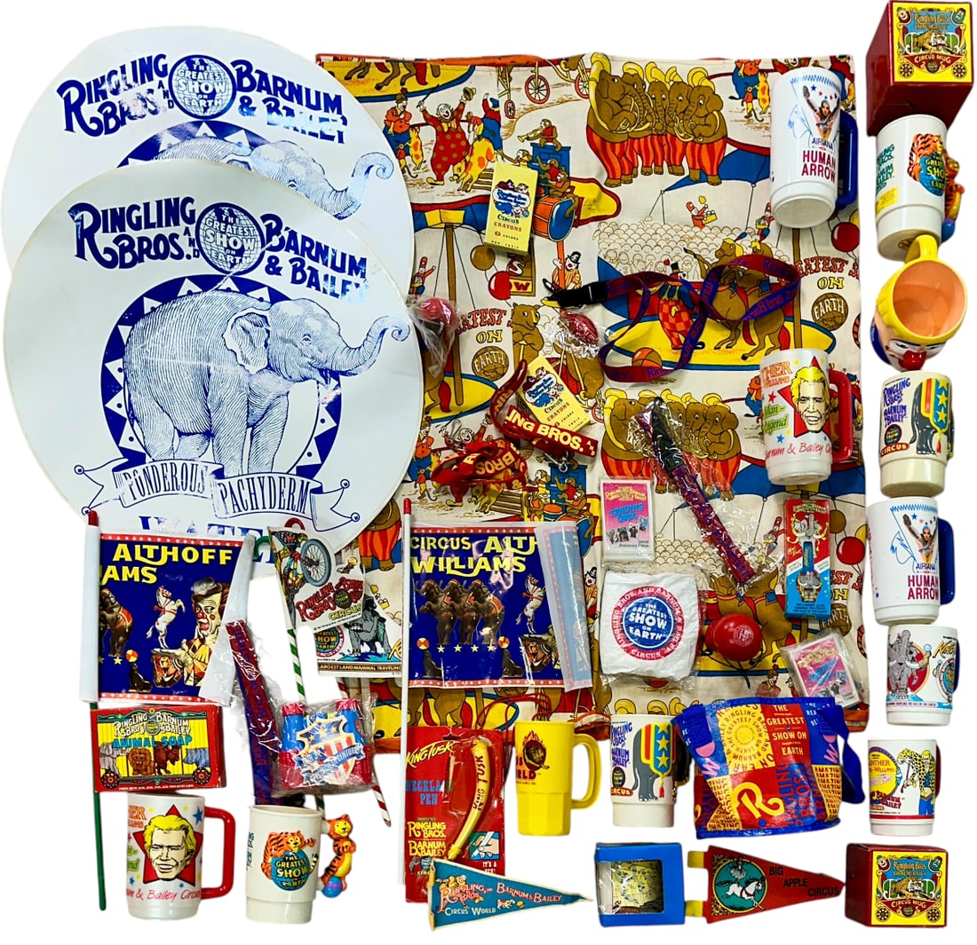 RINGLING BROS. BARNUM BAILEY CIRCUS SOUVENIRS (1 of 5)