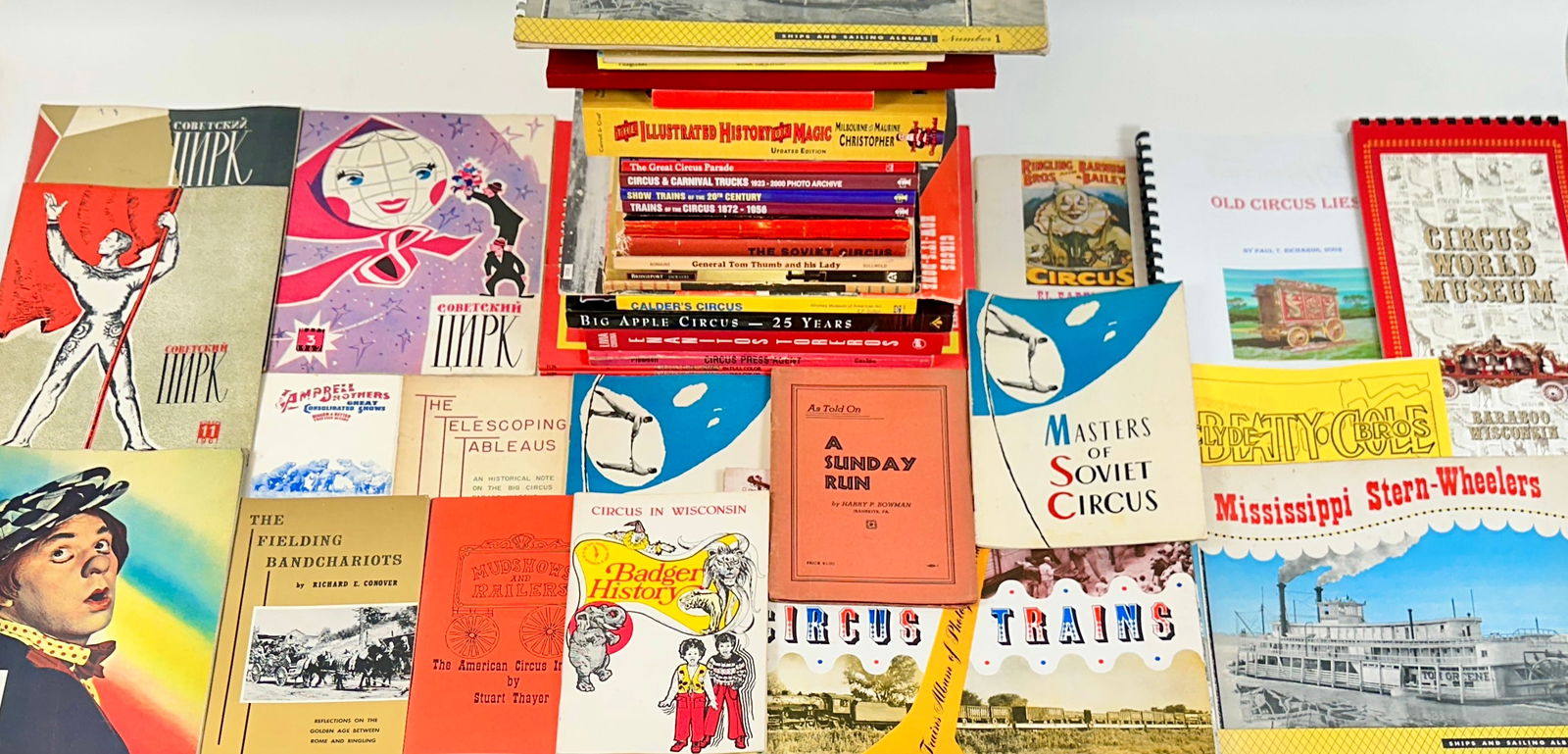 CIRCUS BOOK COLLECTION (1 of 5)