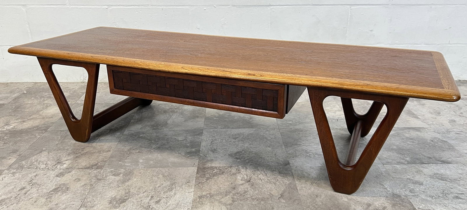 LANE PERCEPTION MID-CENTURY TEAK COFFEE TABLE: TWO TONE WITH BASKET WEAVE DRAWER. 20"X56"X13"