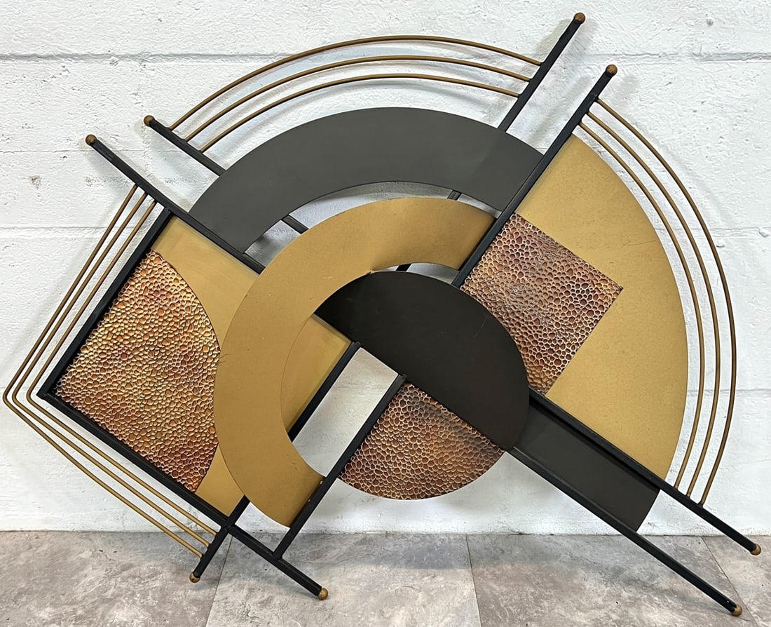 GEOMETRICAL METAL WALL ART SCULPTURE: 36"X30"