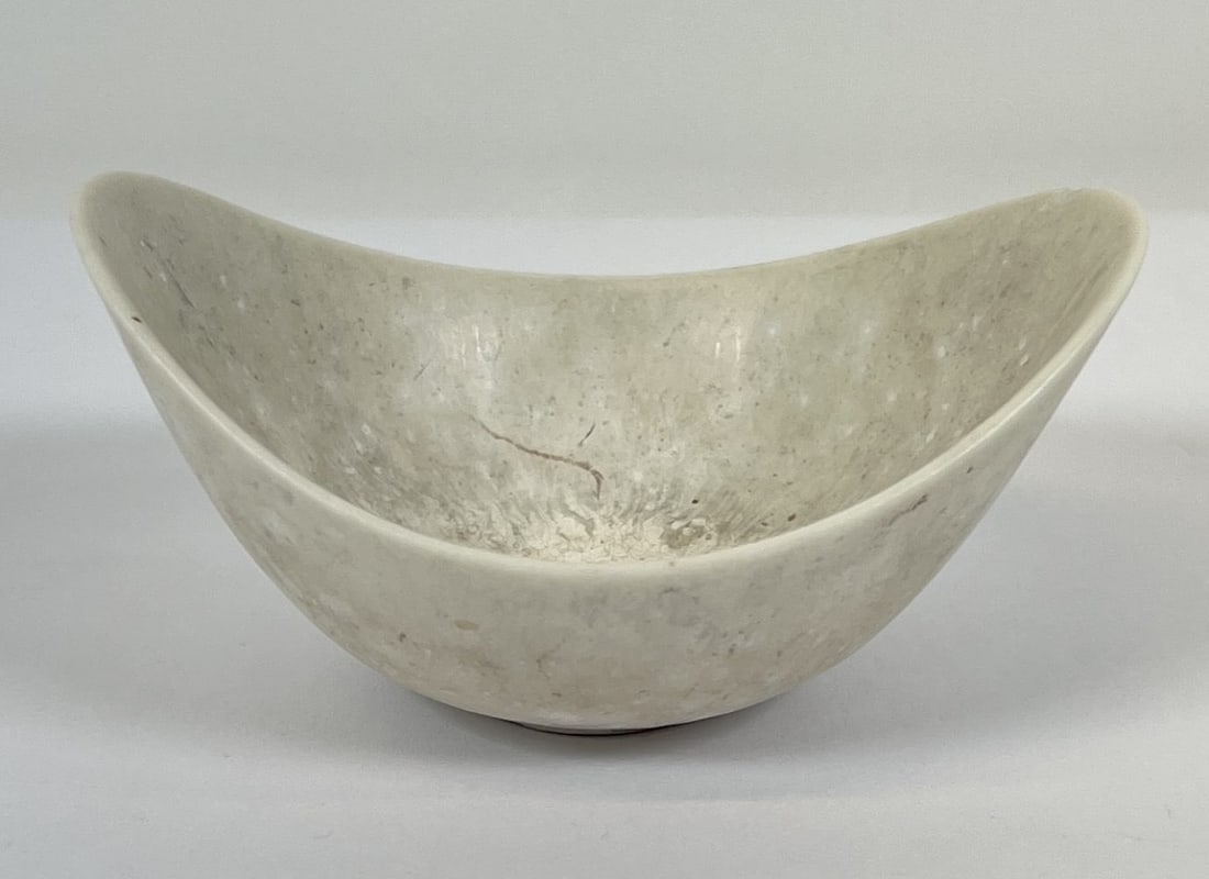 GUNNAR NYLUND FOR RORSTRAND POTTERY: SIGNED. SMALL CHIP IN RIP. ARO POTTERY. 2"H