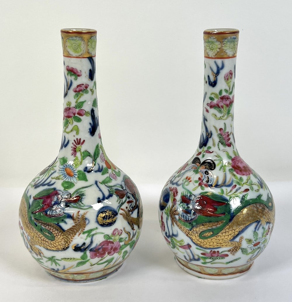 18TH C. CHINESE POLYCHROME VASES: QING DYNASTY, DRAGON MOTIF. CHIP IN ONE OF THE TOPS/RIMS. 6.25"H