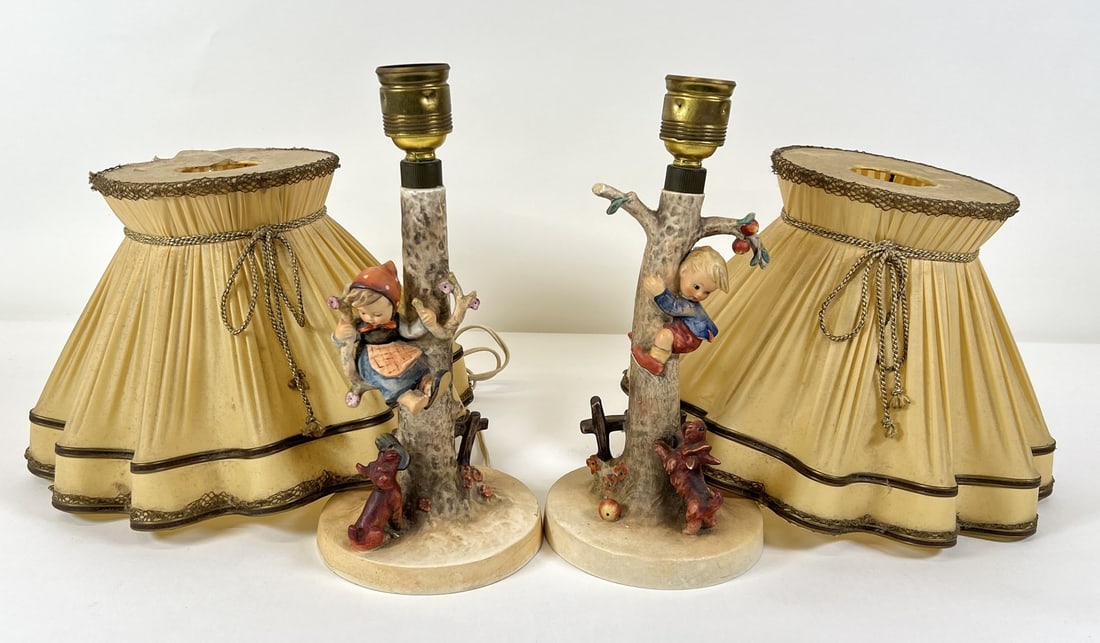 1933 GOEBEL HUMMEL LAMPS: ORIGINAL SHADES. 12" LAMPS, ORIGINAL SHADES INCLUDED. SHADES WITH DAMAGE, AND NEED CLEANING.