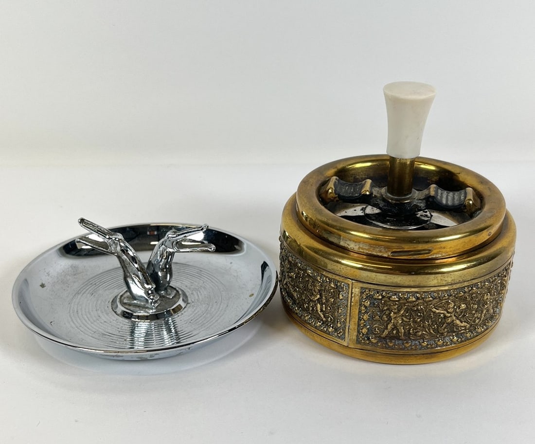 PINCHERETTE - ERHARD & SOHNE ASHTRAYS: PINCHERETTE ASHTRAY, ERHARD & SOHNE ROULETTE ASHTRAY. 4" DIA.