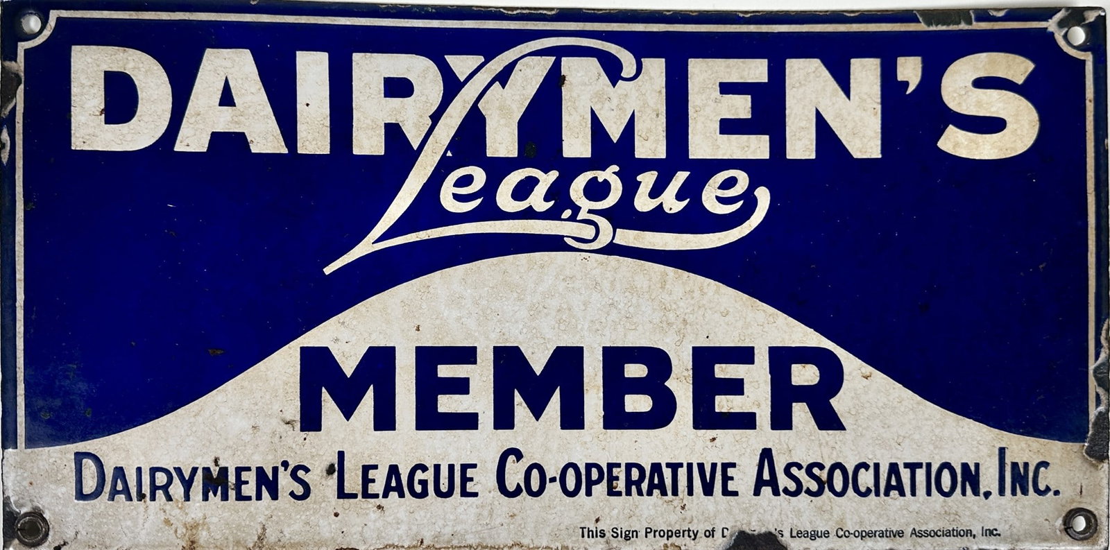 DAIRYMEN'S LEAGUE MEMBER SSP SIGN: DAIRYMEN'S LEAGUE CO-OPERATIVE ASSOCIATION, INC. SINGLE SIDED PORELAIN. MINOR AREAS OF LOSS. 7"X14"