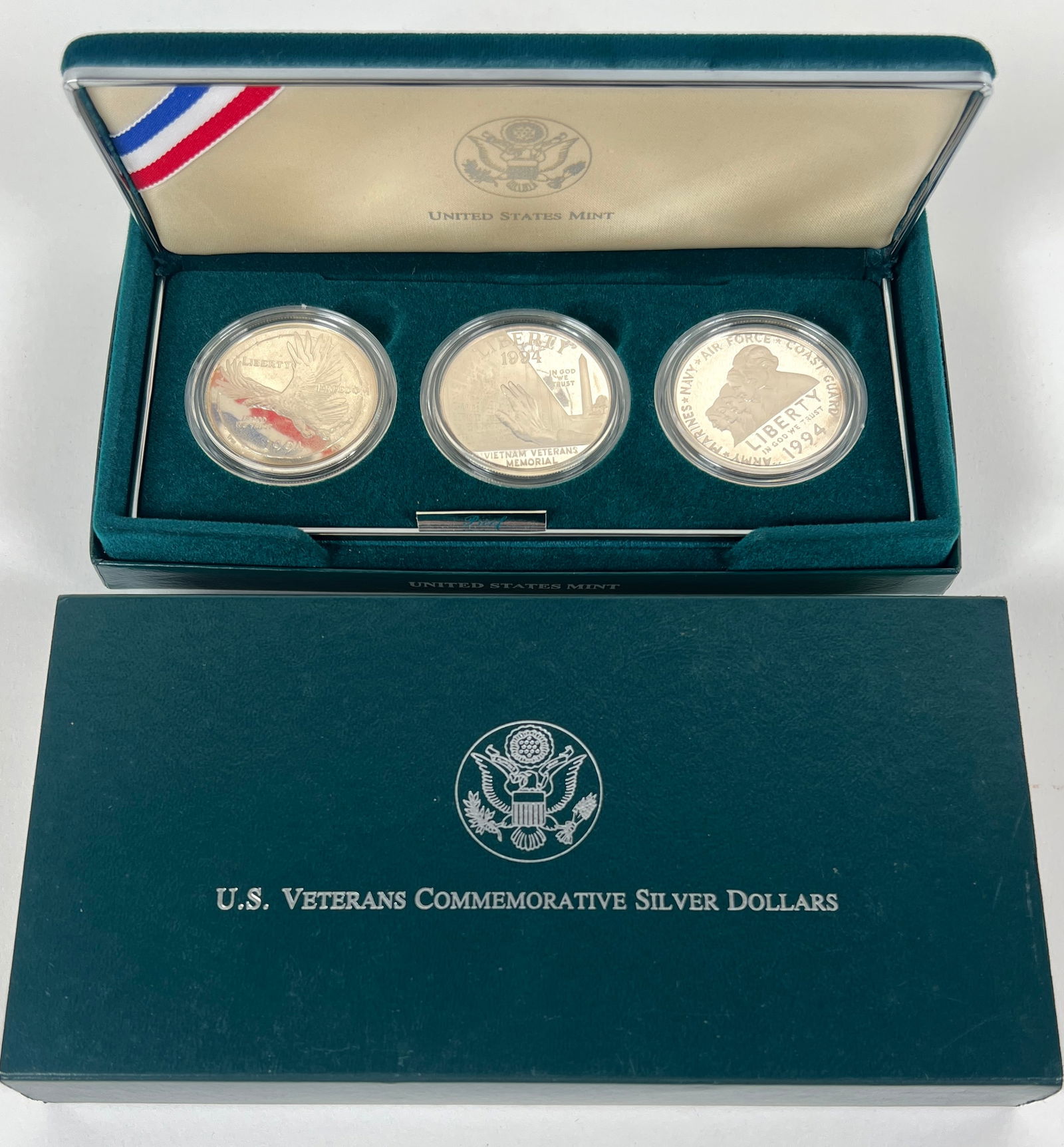 1994 U.S. VETERANS SILVER DOLLARS (1 of 1)
