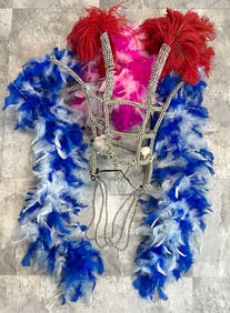 Royal American Shows - Wondercade Showgirl