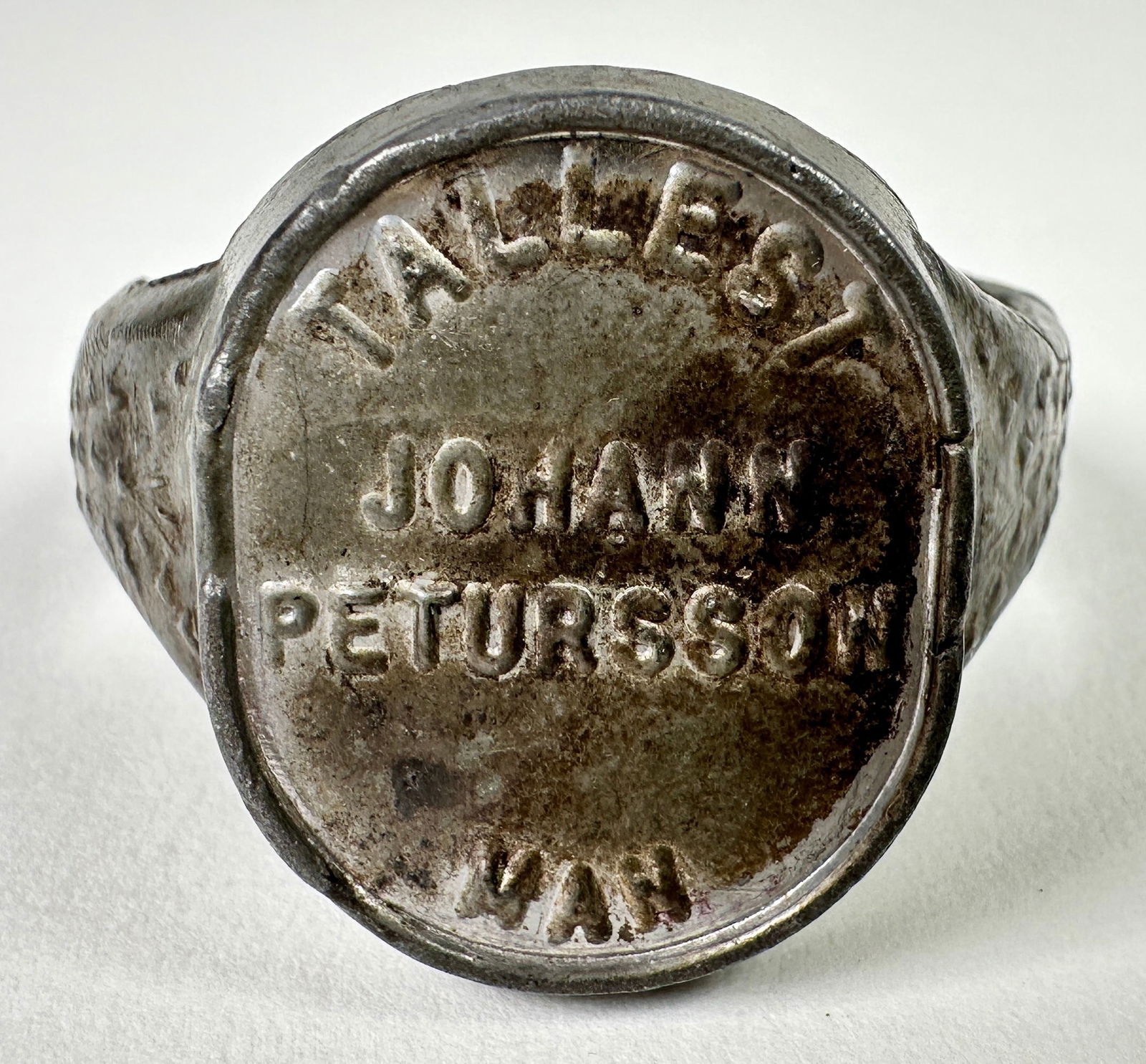 The Viking Giant - Johann Petursson Sideshow Giant Ring (1 of 2)