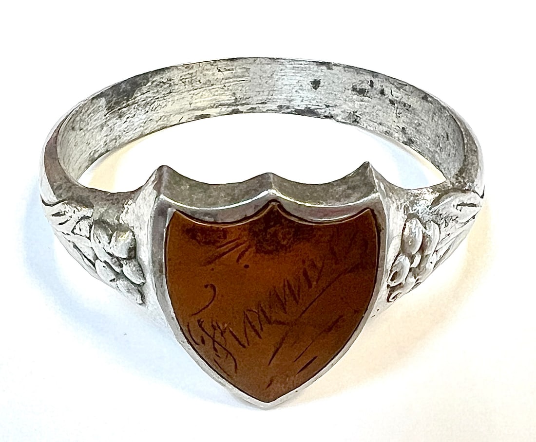 Giant Signet Souvenir France Ring (1 of 3)