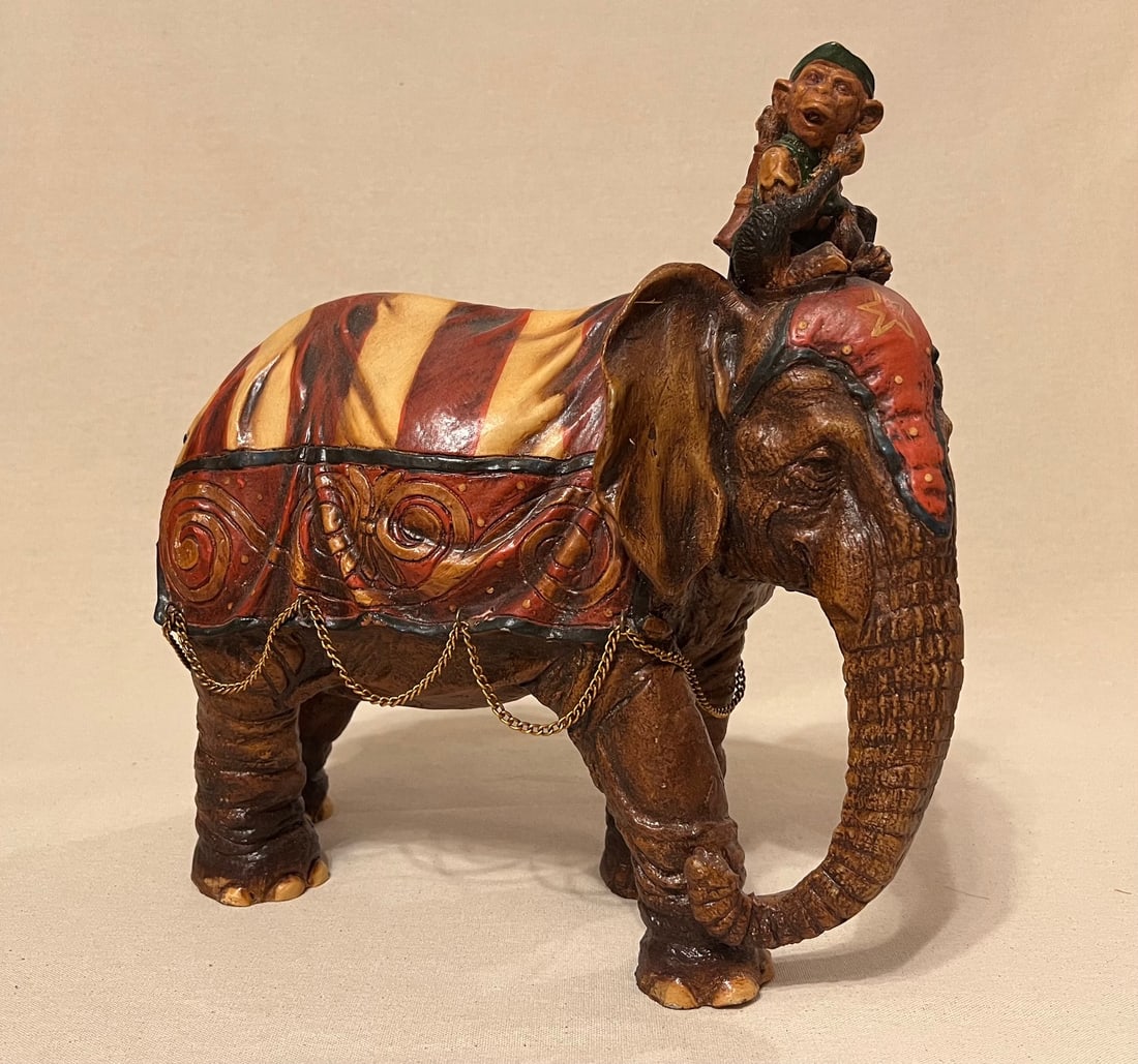 CIRCUS ELEPHANT WITH MONKEY RIDING ON HEAD: DECORATIVE SCULPTURE (1 of 2)