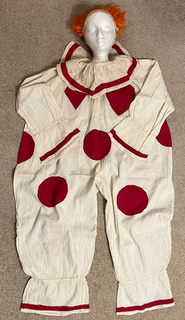 AL G. BARNES CIRCUS CLOWN HAROLD HAMLYN CLOWN COSTUME: Circa 1935. During the depression, California resident Harold Hamlyn (1902-1992) found himself, like many others, out of work. A circus enthusiast from boyhood on, he went to visit acquaintances with 