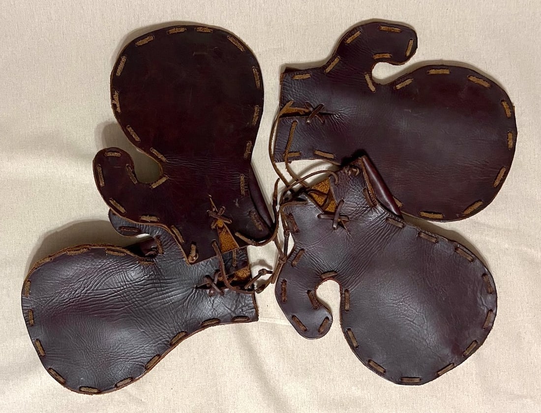 AL G. BARNES CIRCUS CLOWN HAROLD HAMLYN BOXING GLOVES (1 of 1)