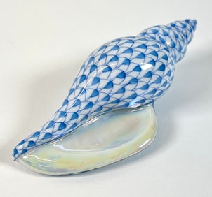 HEREND - HUNGARY, FISHNET CONCH SHELL