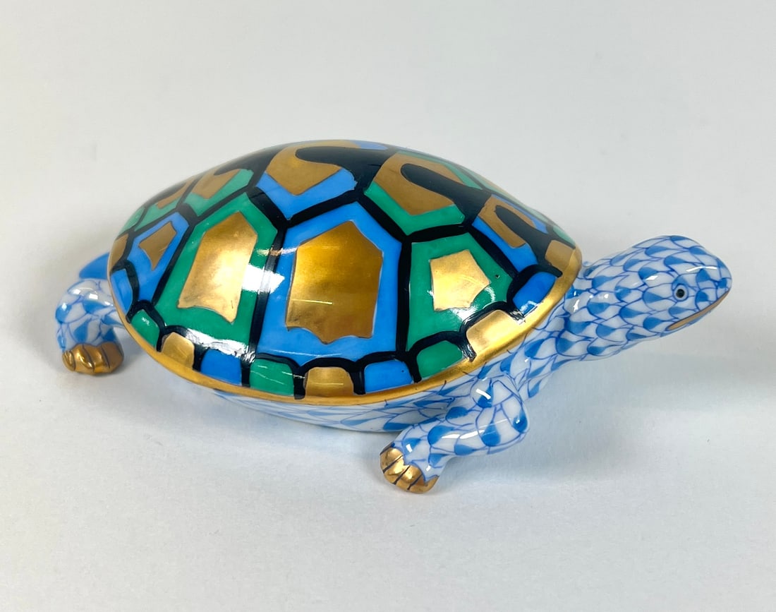 HEREND - HUNGARY, FISHNET TURTLE (1 of 3)