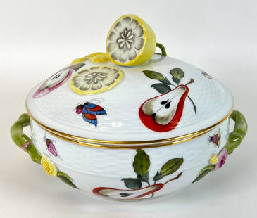 HEREND MARKET GARDEN: HEREND MARKET GARDEN LEMON VEGETABLE TUREEN DISH. EXCELLENT. 8"X8"X5.5". REQUIRES THIRD PARTY SHIPPING/TRANSPORTATION.