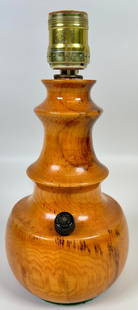 WILLIAM D. BEARD - LANCASTER TURNED WOOD LAMP: TURNED BIRCH OR PINE WOOD TABLE LAMP, LABEL ON BASE. 10"H