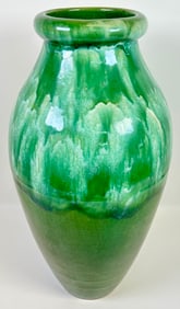 RRP CO. ROSEVILLE - POTTERY GARDEN URN