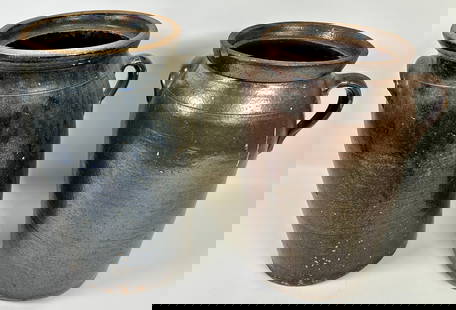 WTB GORDY - GEORGIE POTTERY STONEWARE CROCK CHURNS: PAIR OF CROCKS/JUGS, INCISED MARK:WTB - GORDY. 3 GALLON. SCATTERED MINOR CHIPS. REQUIRES THIRD PARTY SHIPPING/TRANPORTATION.