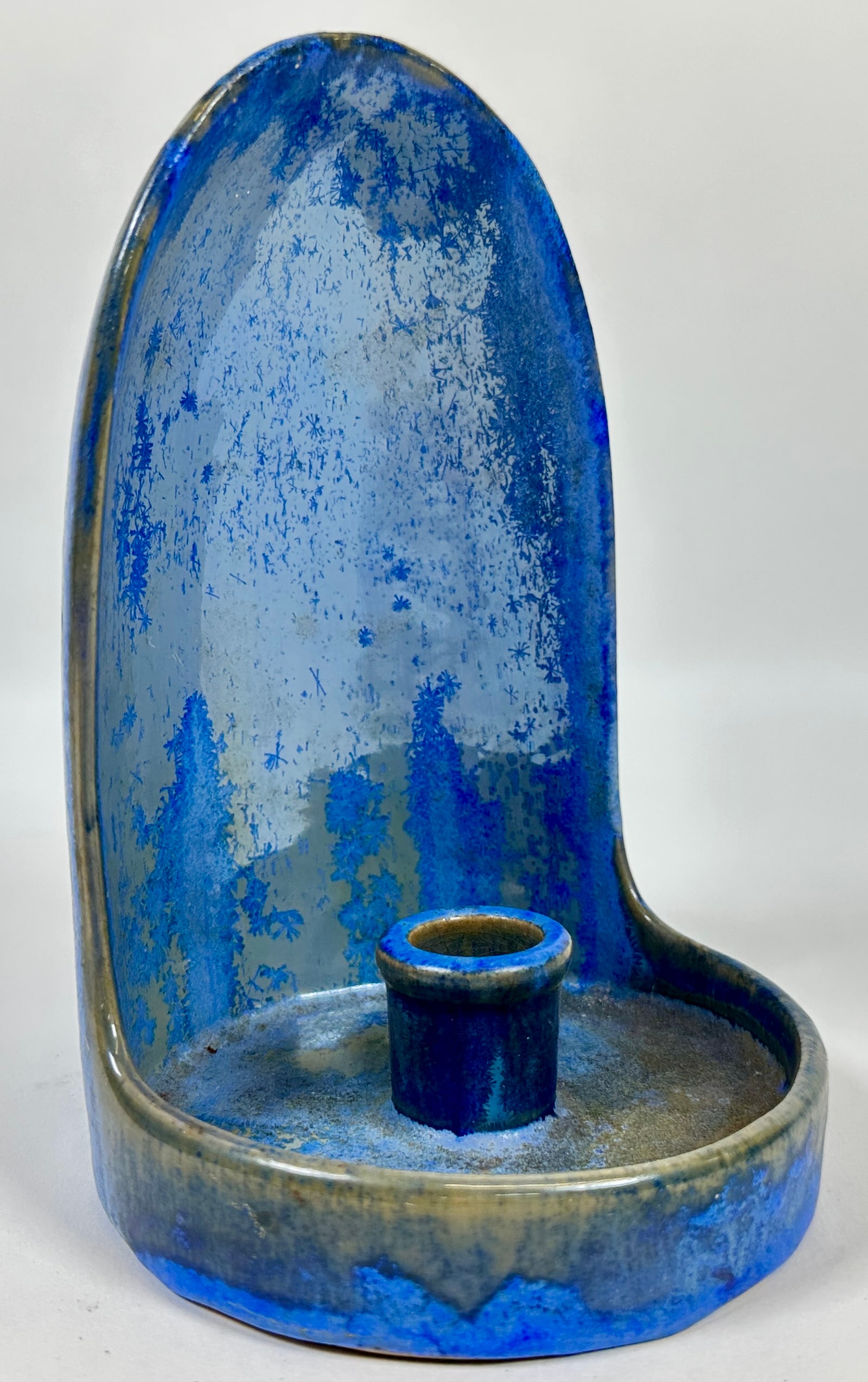 FULPER POTTERY HOODED CHAMBERSTICK: FUPLER POTTERY MARKED IN MATTE BLUE. VERY GOOD. 7"