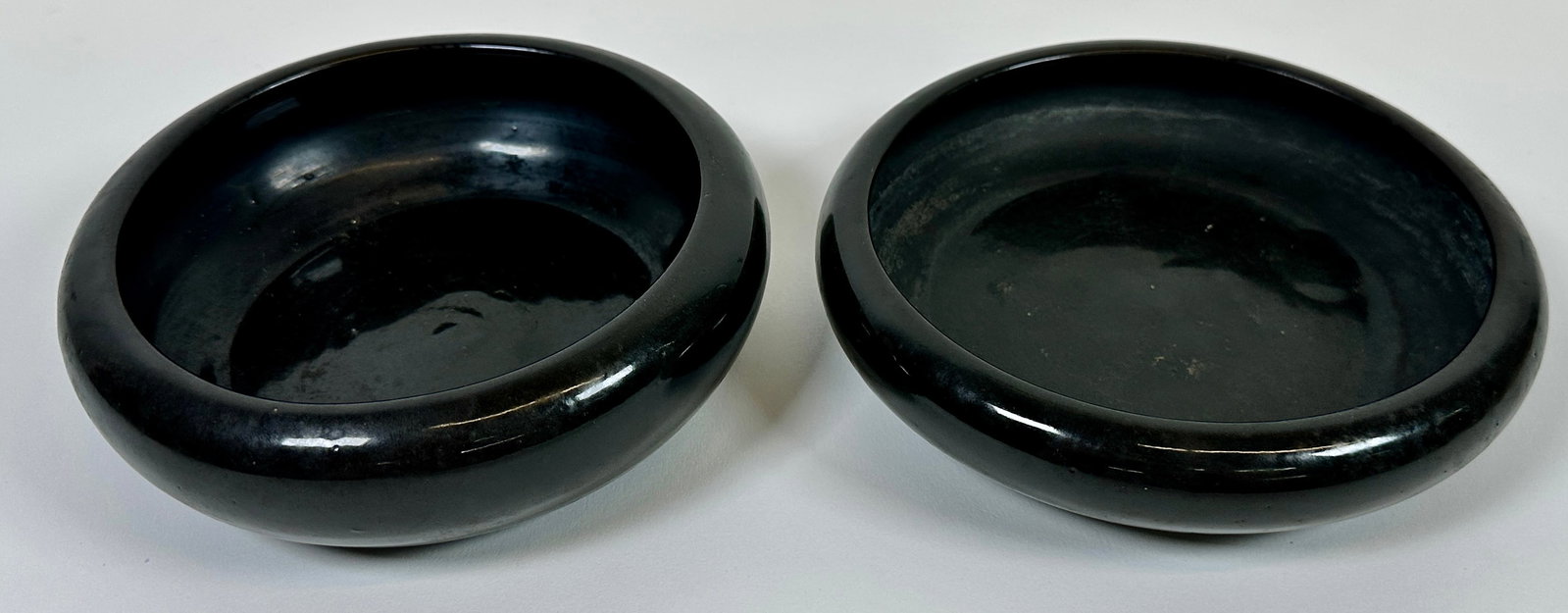GORDY - GEORGIA ART POTTERY PLANTERS: PAIR OF SQUAT PLANTERS, INCISED MARKS. LARGEST IS 7.5"