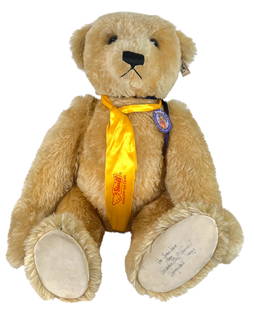 STEIFF TEDDY BEAR - WALT DISNEY WORLD: DISNEY LAND - TEDDY BEAR AND DOLL CLASSIC, 1993. LIMITED EDITION, SIGNED, #1 OF ONLY 5 PRODUCED. RETAINS ORIGINAL TAGS, RETAIL PRICED AT $2,750. REQUIRES THIRD PARTY SHIPPING/TRANSPORATION. EXCELLENT.