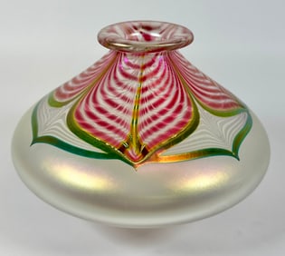STUART ABELMAN ART GLASS VASE