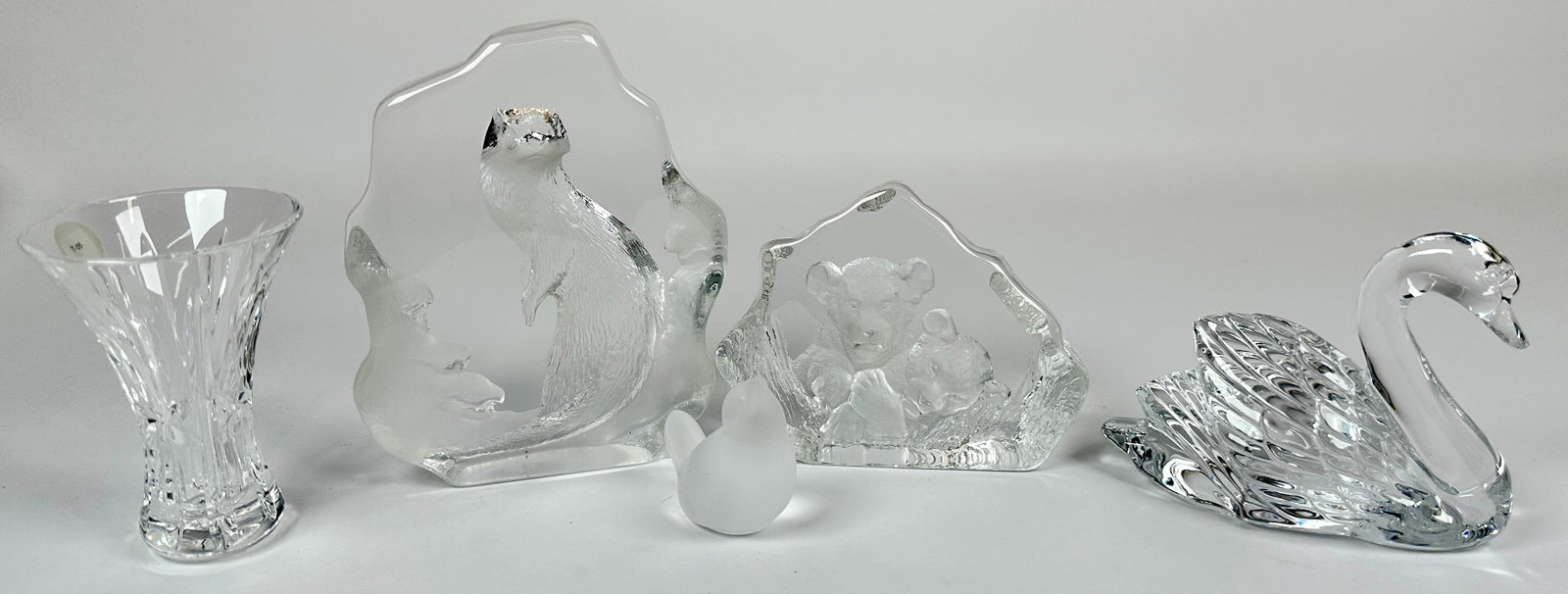 COLLECTION OF ART GLASS: MATS JONASSON, ROY CUNNINGHAM, WATERFORD AND OTHERS. LARGEST MATS JONASSON IS 6"H