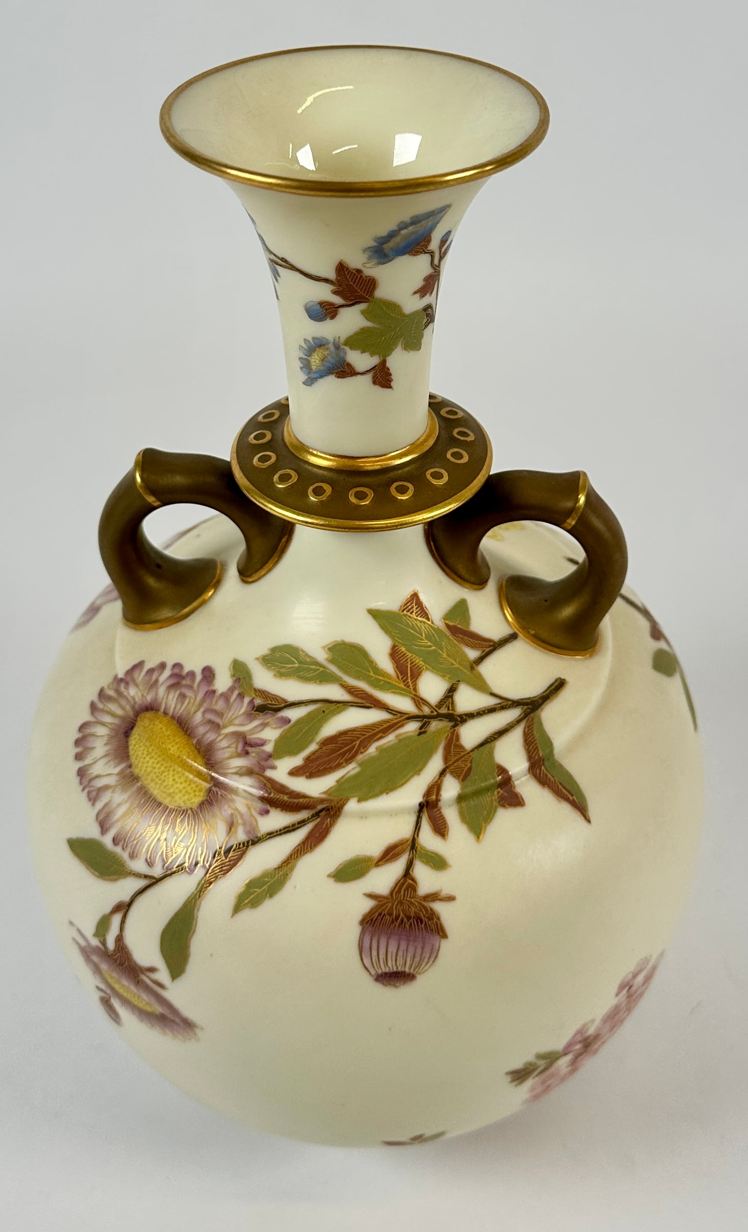 ROYAL WORCESTER PORCELAIN VASE (1 of 4)
