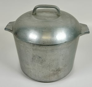 WAGNER-WARE MAGNALITE COOK POT