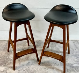 MANNER OF ERIK BUCH BARSTOOLS