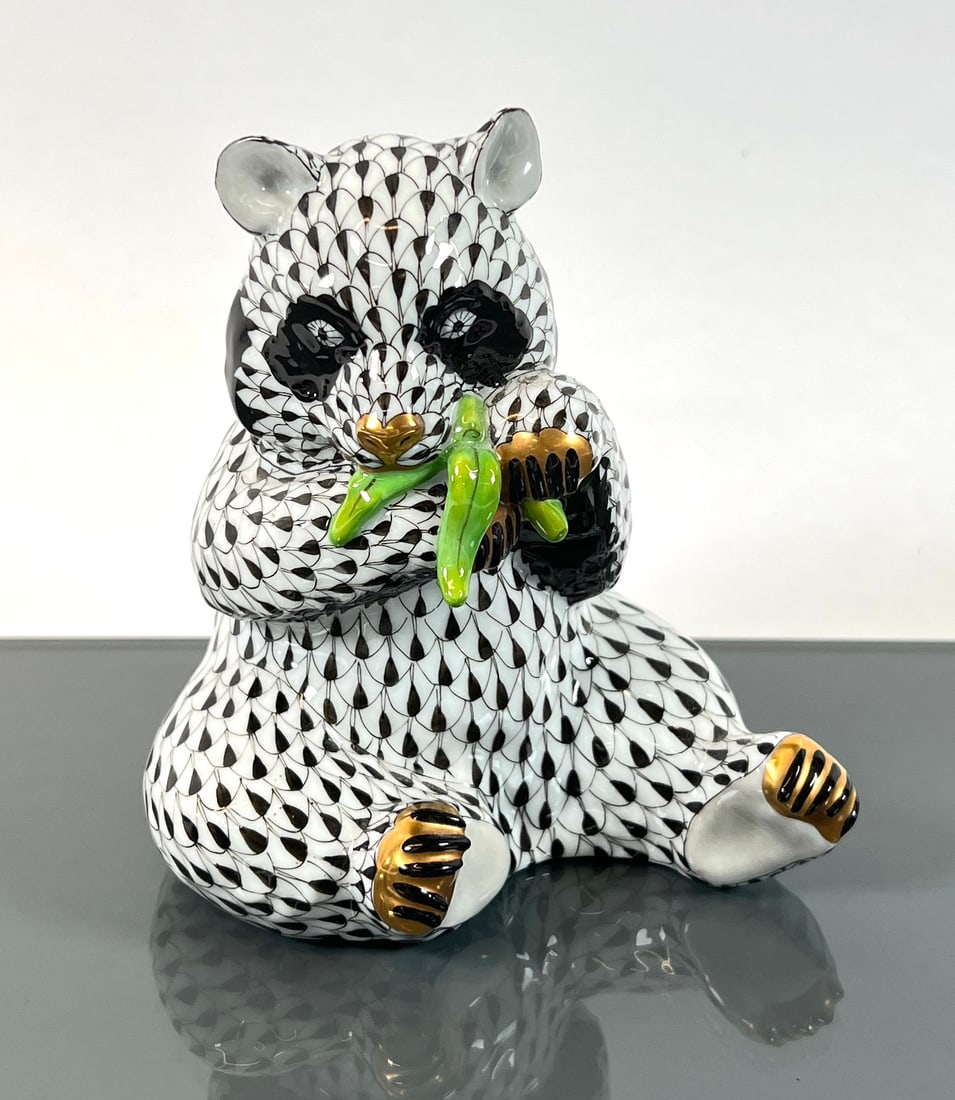 HEREND BLACK FISHNET PANDA (1 of 2)