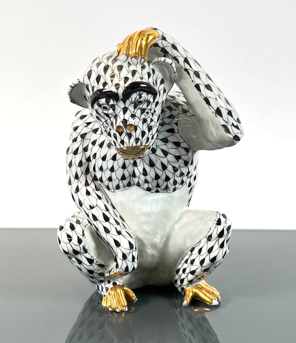 HEREND BLACK FISHNET MONKEY (1 of 2)
