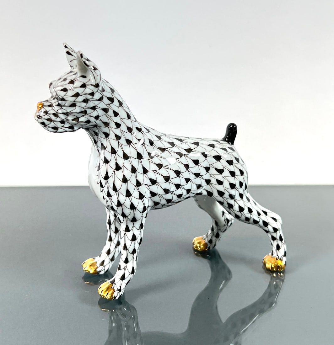 HEREND BLACK FISHNET DOG BOXER (1 of 3)