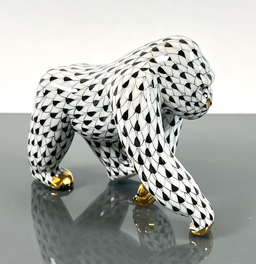 HEREND BLACK FISHNET GORILLA (1 of 3)