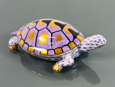 HEREND PURPLE FISHNET TURTLE