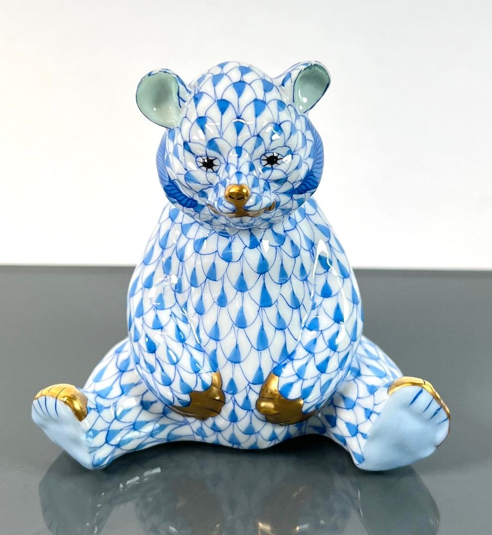 HEREND BLUE FISHNET BEAR (1 of 2)