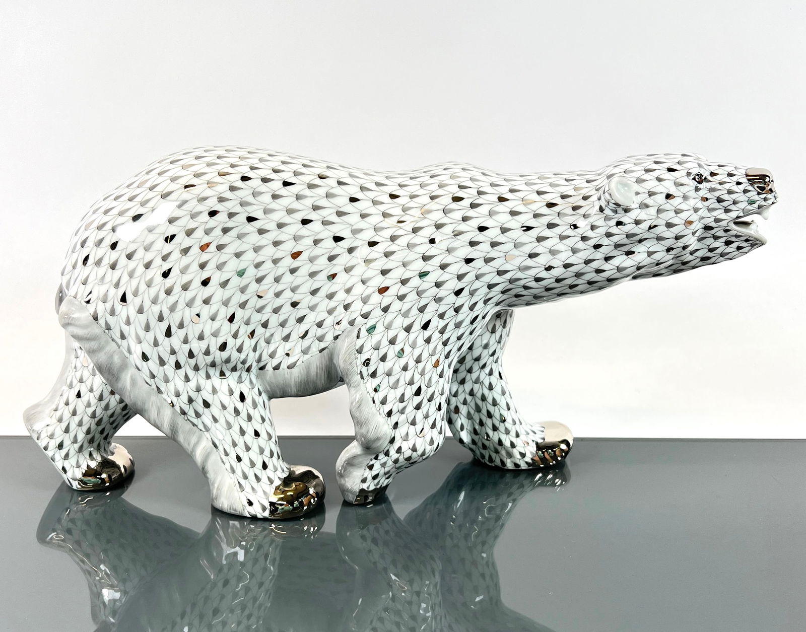 HEREND FISHNET POLAR BEAR (1 of 5)