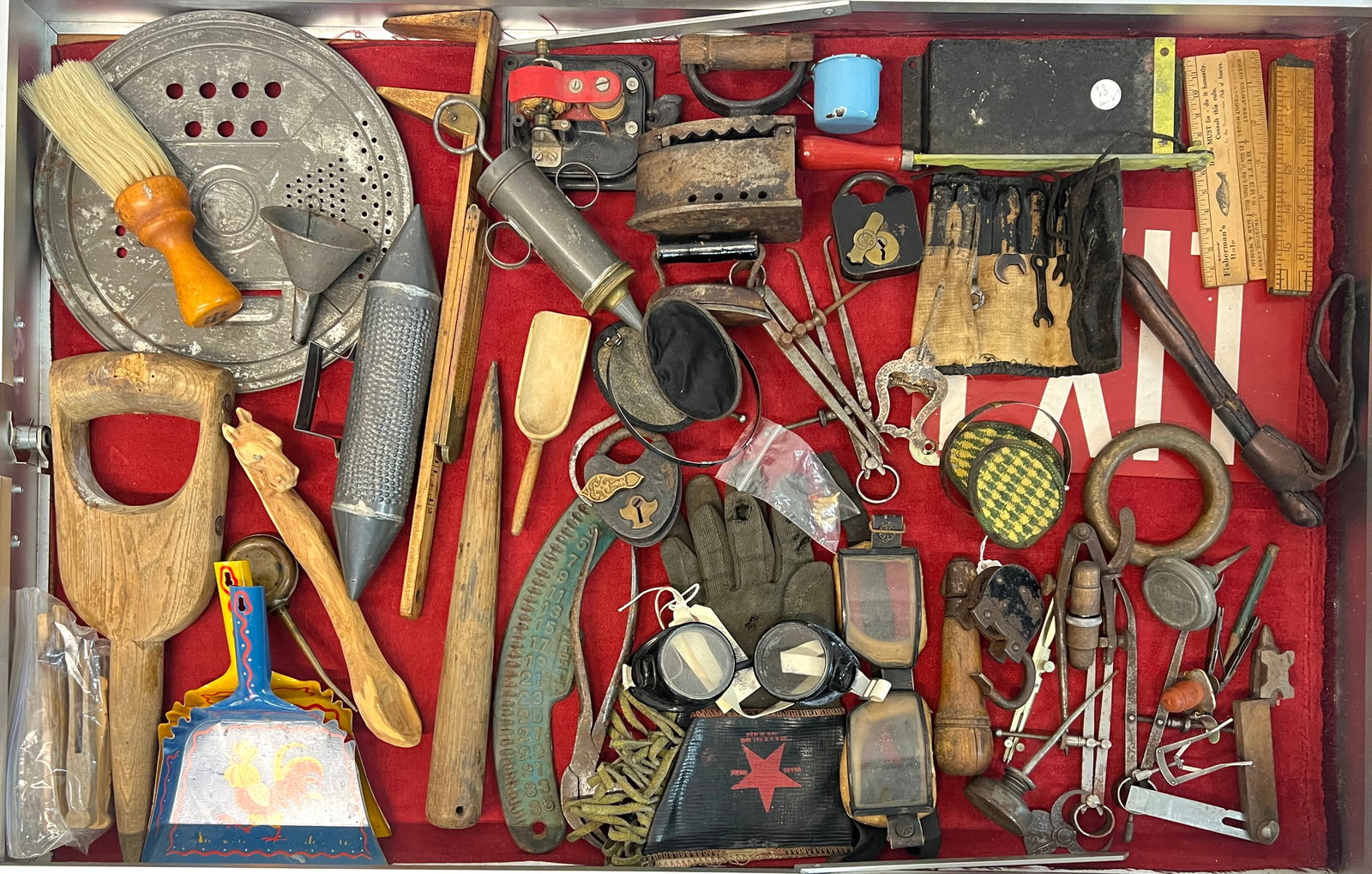 GENTLEMAN'S WORKSHOP DRAWER FINDINGS (1 of 1)