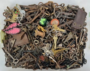 COLLECTION OF ANTIQUE KEYS