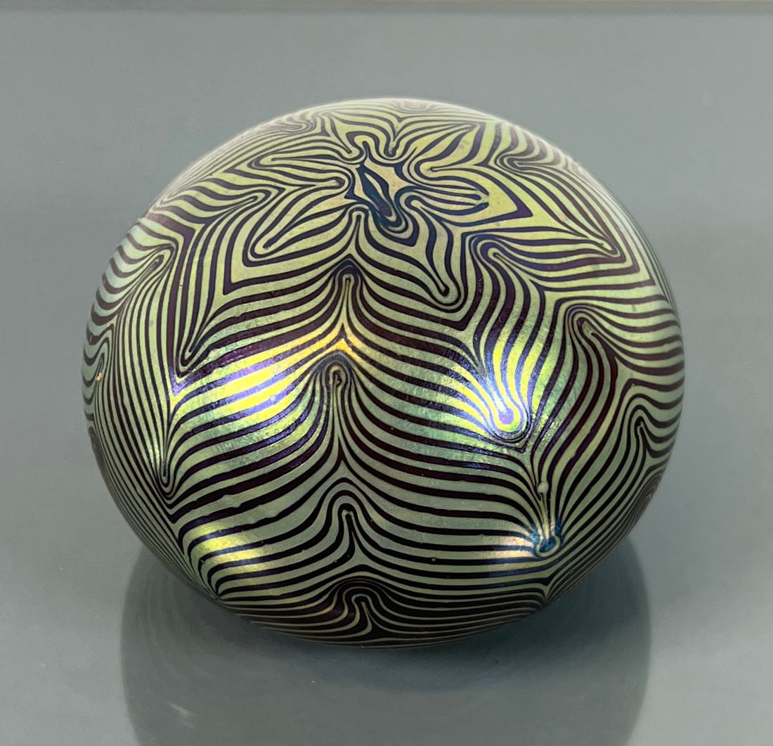 ZEPHYR STUDIOS ART GLASS PAPERWEIGHT (1 of 2)