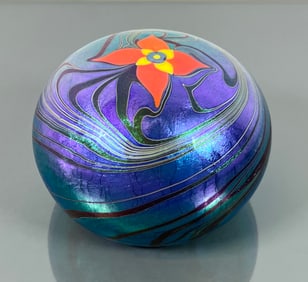 LUNDBERG STUDIOS ART GLASS PAPERWEIGHT