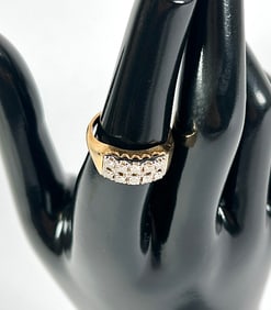 14K GOLD WITH DIAMONDS LADIES RING