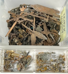 GROUPING OF JEWELRY FRAGMENTS