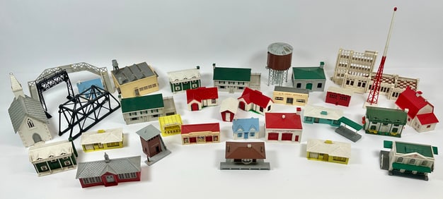 MODEL TRAIN ARCHITECTURE - PLASTICVILLE